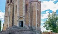 Esterno della Chiesa di Santa Maria della Rocca, Offida