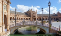 Ponte in Plaza de Espana di Siviglia in Andalusia, Spagna