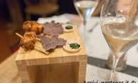 Aperitivo presso il ristorante Q33  del Tenimento Al Castello di Sillavengo, Novara