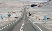 Strada cilena presso San Pedro de Atacama, Cile