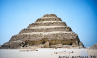 Piramide a gradoni, Saqqara