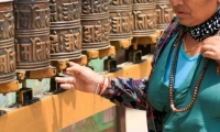 Fedele presso lo Stupa di Bodnath, Kathmandu