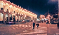 Plazza de Arma di Arequipa alla sera, Perù