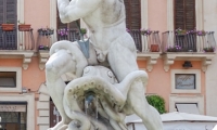 Statua di Nettuno presso Piazza Navona, Roma