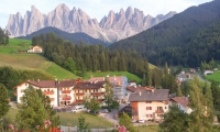 Presso Santa Maddalena, Val di Funes