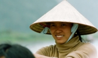 Sulla barca per la Pagoda dei Profumi, Vietnam